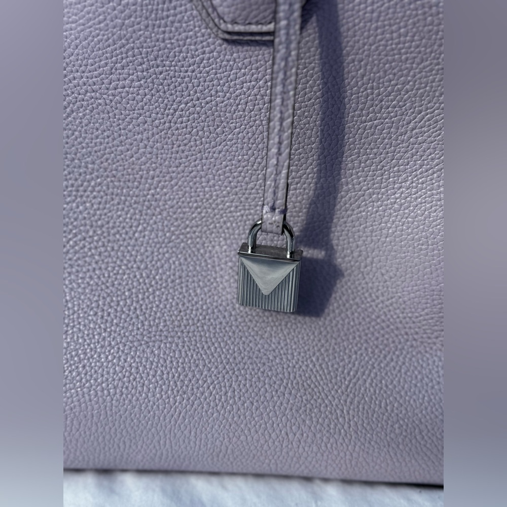 Lavender Michael kors saffiano leather purse - Picture 4 of 10
